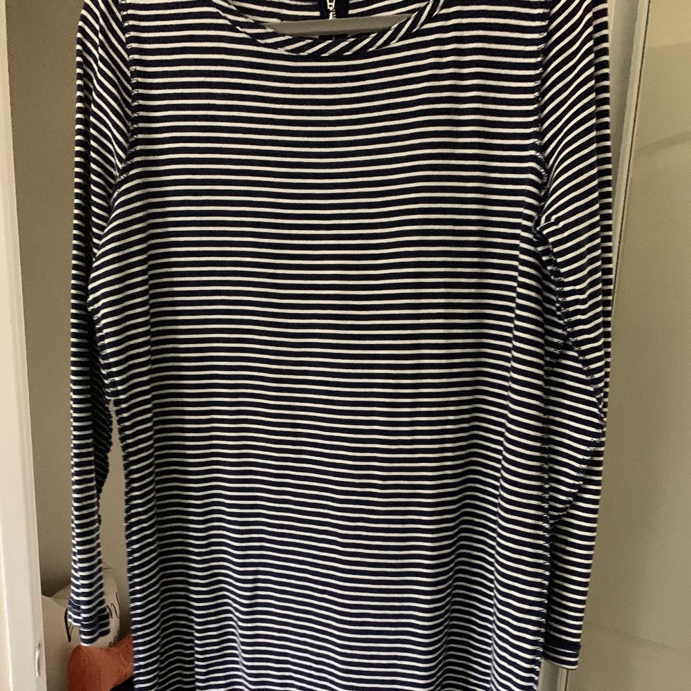Vineyard vines long sleeve dress
